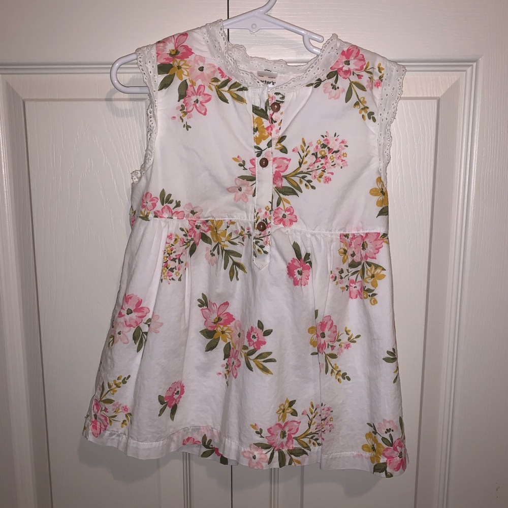 Cute Carter’s Floral Top 🌷🍃